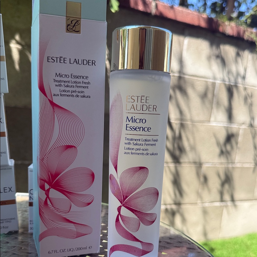 Estee Lauder Micro Essence Treatment Lotion  With Sakura Ferments 200ml Amazing - Picture 2 of 2